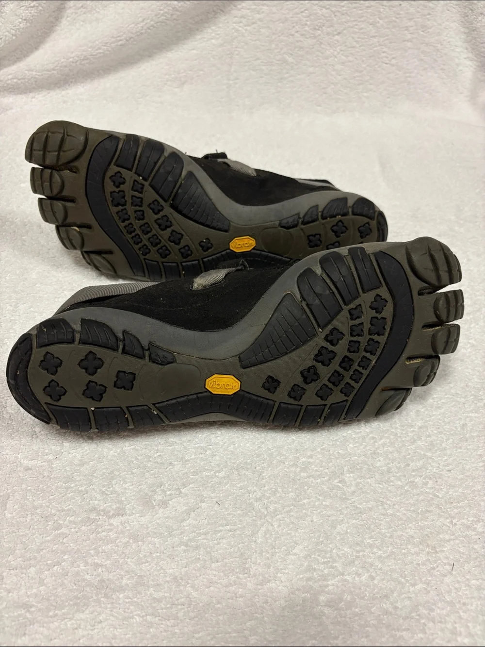 Vibram FiveFingers Black with Gray and Yellow Accents Mens eur 46 USA 11.5